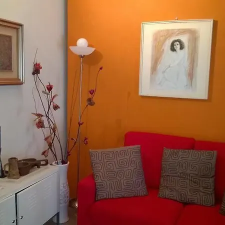 Agora فيلة